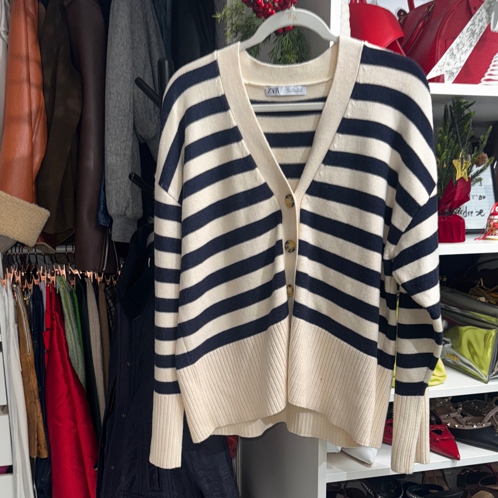 Zara Women's Navy Blue and Cream Striped Cardigan